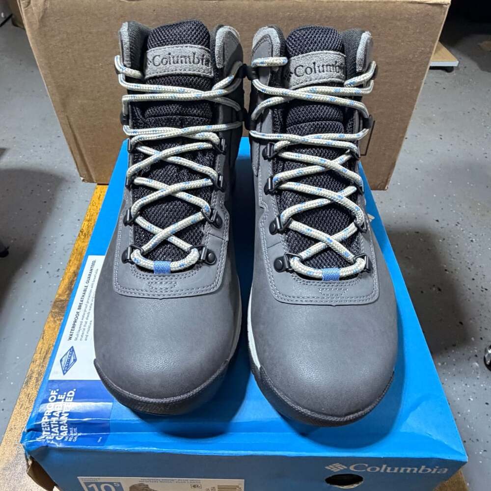 Columbia Newton Ridge Plus Wide Hiking Boots Size 10.5 Quarry